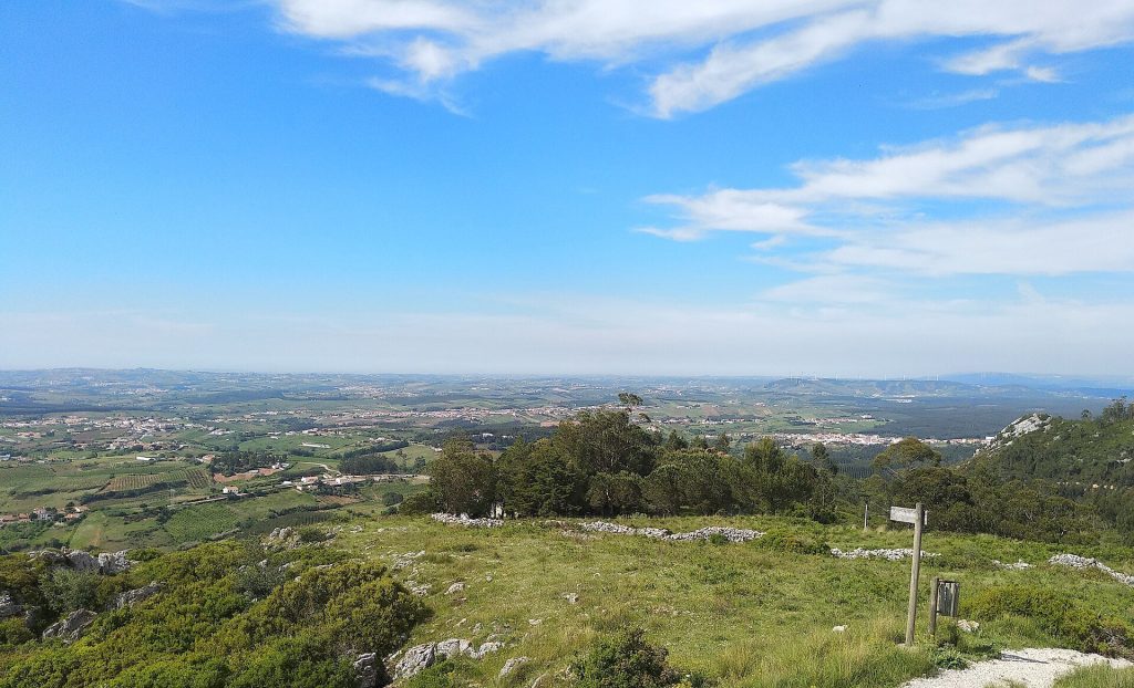 Castro de Pragança: A Prehistoric Fortified Settlement in Portugal 1 Castro de Pragança