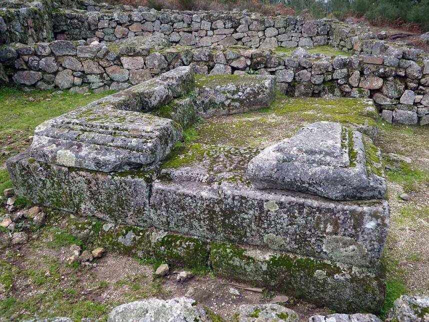 Castro of Monte Mozinho: An Iron Age and Roman Hillfort in Portugal 2 Castro of Monte Mozinho