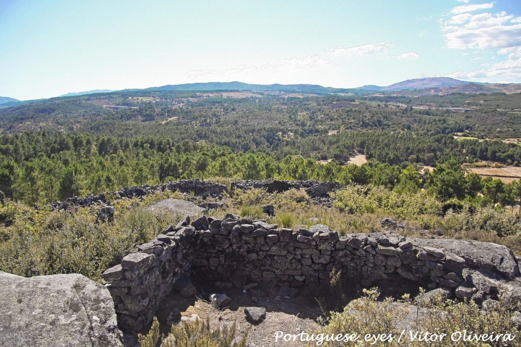 Castro da Curalha: An Iron Age–Roman Hill Settlement in Portugal 2 Castro da Curalha