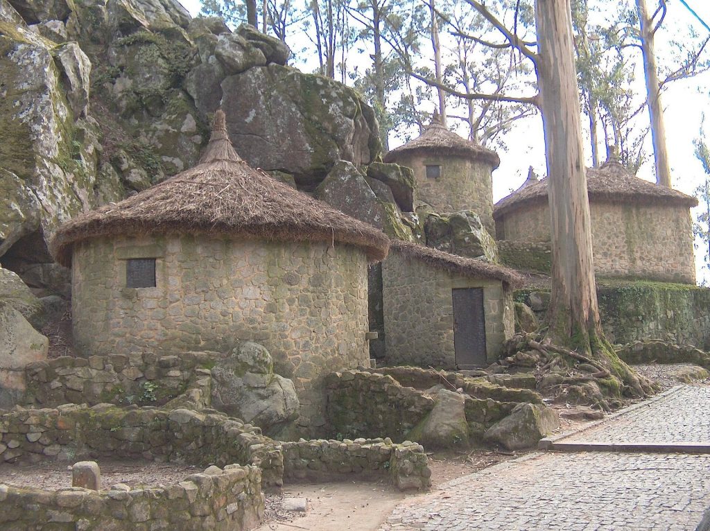 Castro de São Lourenço: A Fortified Archaeological Settlement in Portugal 1 Castro de São Lourenço