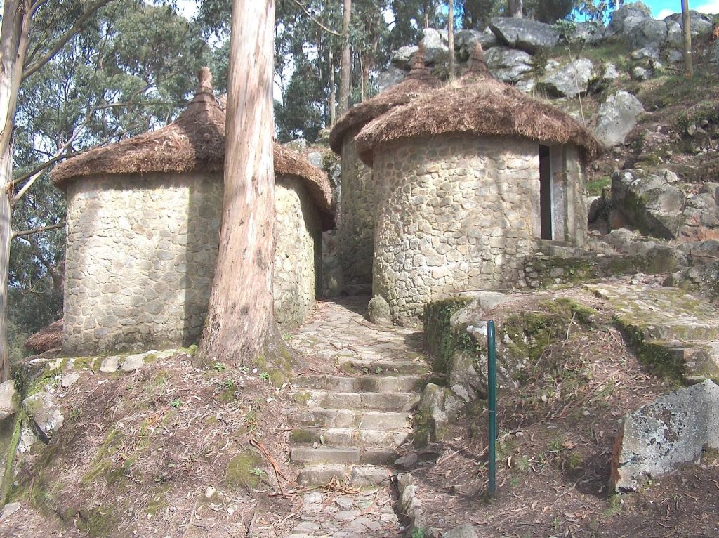 Castro de São Lourenço: A Fortified Archaeological Settlement in Portugal 2 Castro de São Lourenço
