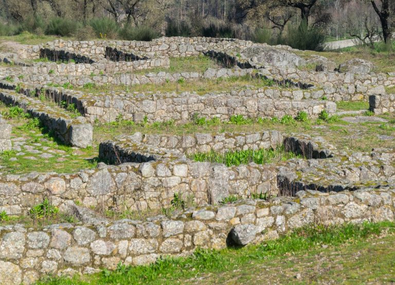 Castro do Monte Padrão: A Fortified Hilltop Settlement in Portugal