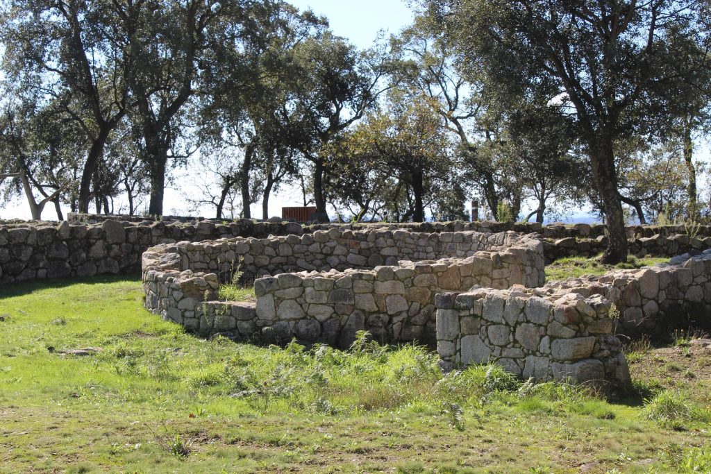 Castro de Bagunte: A Fortified Iron Age Settlement in Portugal 4 Castro de Bagunte