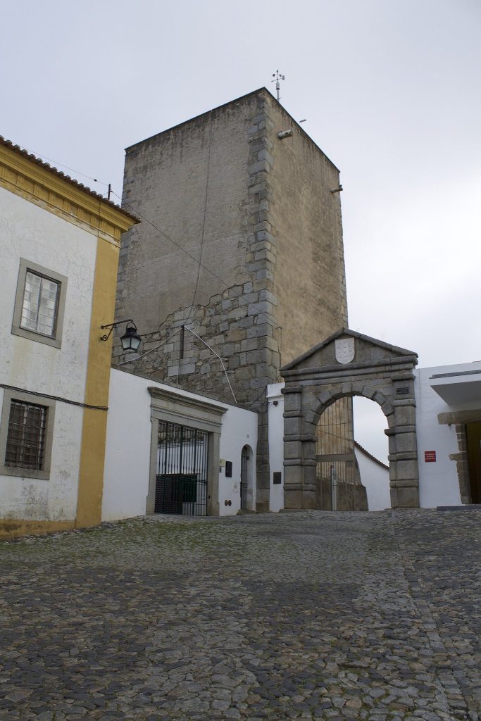 Palace of the Former Counts of Basto: An Aristocratic Residence in Évora 3 Palácio dos antigos Condes de Basto