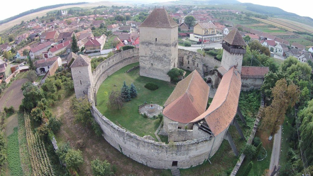 Câlnic Fortress: A Medieval Noble Residence and Saxon Stronghold in Romania 1 Câlnic Fortress