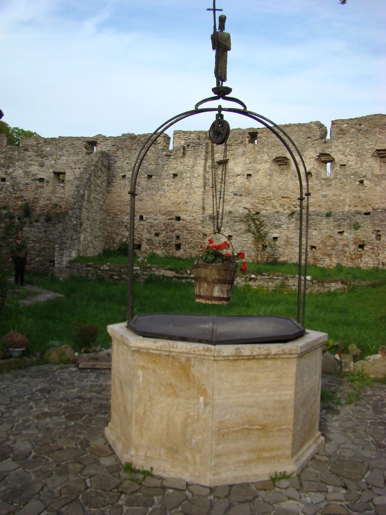 Câlnic Fortress: A Medieval Noble Residence and Saxon Stronghold in Romania 3 Câlnic Fortress