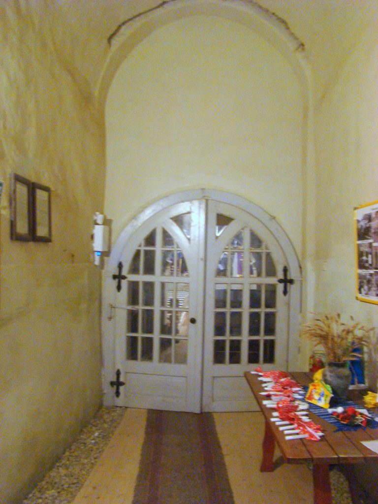 Lutheran Church in Ațel, Sibiu: A Fortified Gothic Church in Romania 2 Lutheran church in Ațel, Sibiu