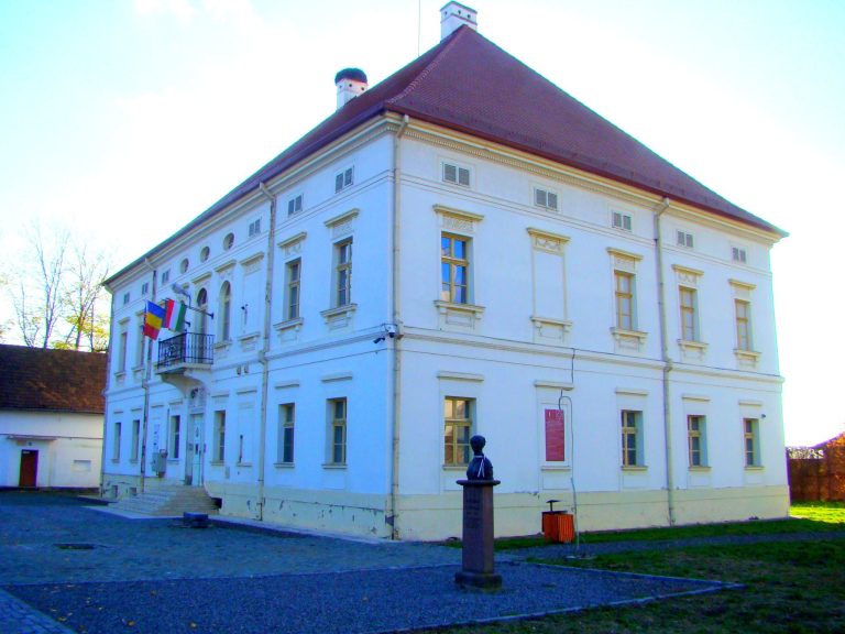 Rhédey Mansion, Sângeorgiu de Pădure: A Late-Baroque Noble Residence