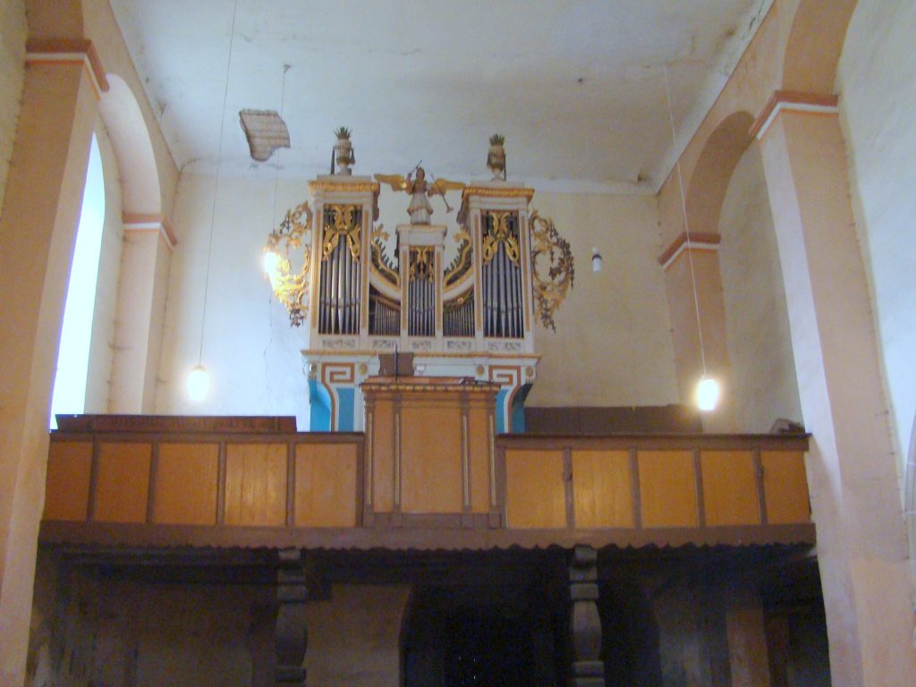 Lutheran Church in Brateiu, Sibiu: A Fortified Medieval Church 2 Lutheran church in Brateiu, Sibiu