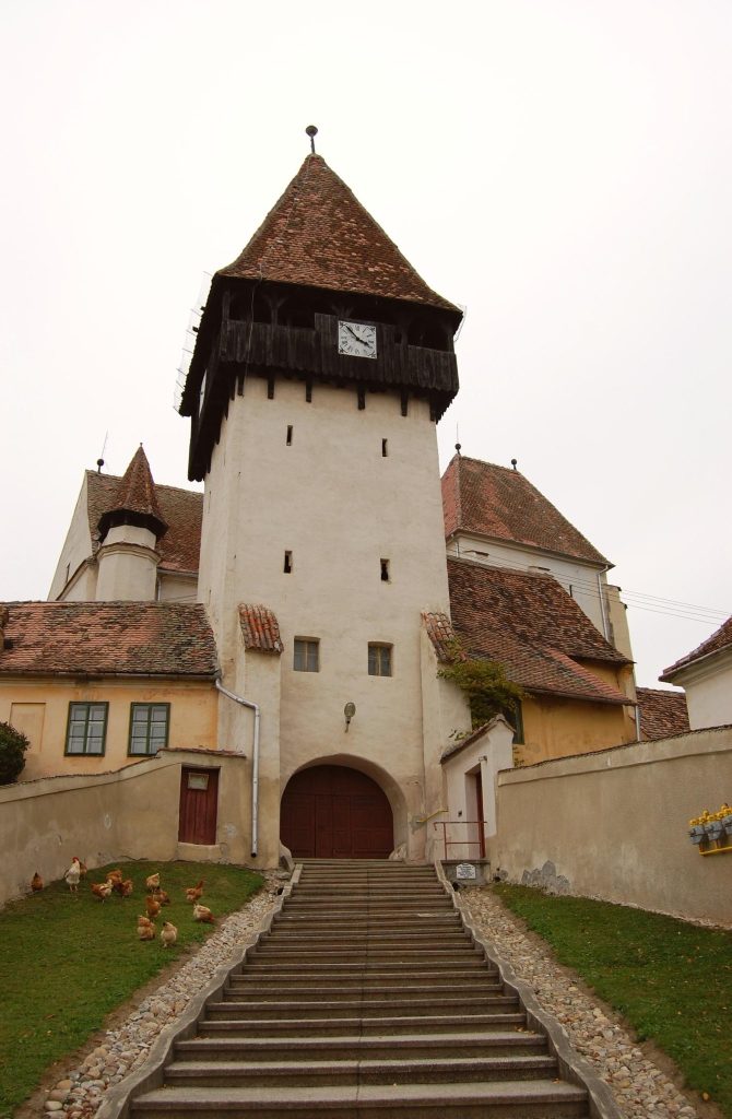 Lutheran Church in Bazna, Sibiu: A Fortified Evangelical Church in Romania 1 Lutheran church in Bazna, Sibiu
