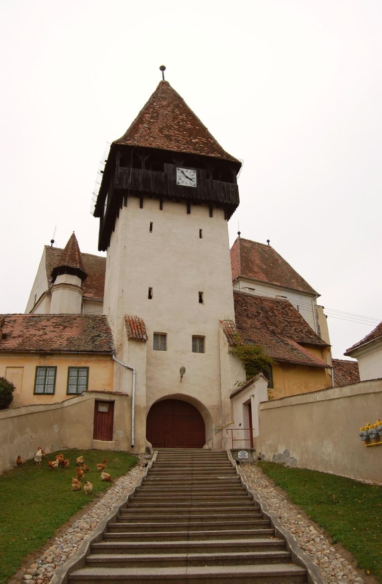 Lutheran Church in Bazna, Sibiu: A Fortified Evangelical Church in Romania