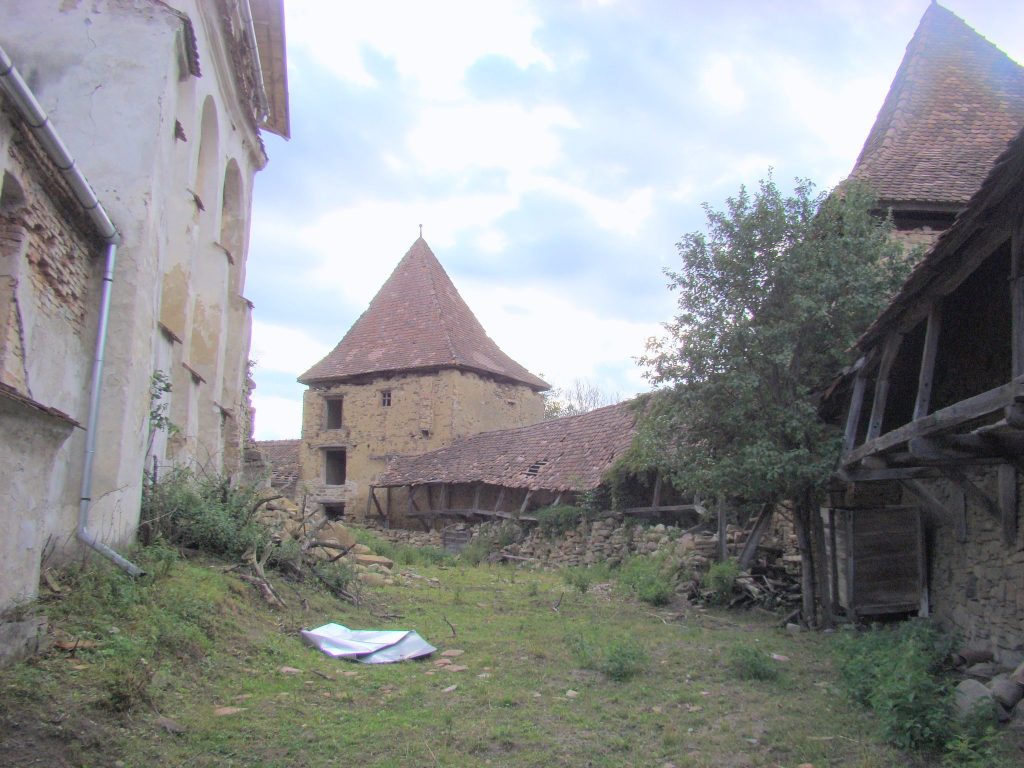 Fortified Church in Roadeș, Brașov: A Gothic Saxon Lutheran Complex 2 Fortified church in Roadeș, Brașov