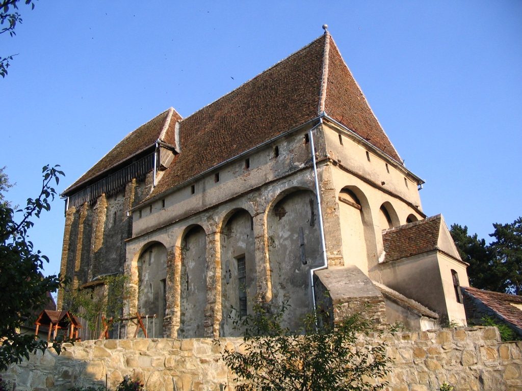 Fortified Church in Seliștat, Brașov: A Saxon Lutheran Place of Worship and Refuge 1 Fortified church in Seliștat, Brașov
