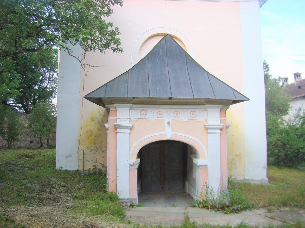 Fortified Church in Cristian, Brașov: A Lutheran Church and Medieval Defensive Enclosure 3 Fortified church in Cristian, Brașov