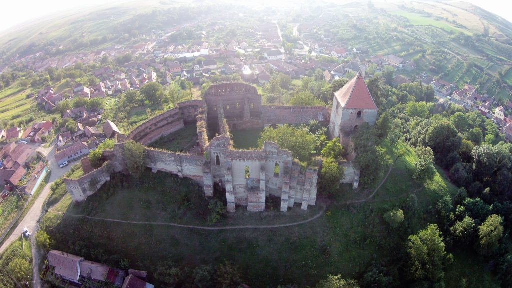 Slimnic Fortress: A Medieval Fortified Complex in Romania 1 Slimnic fortress