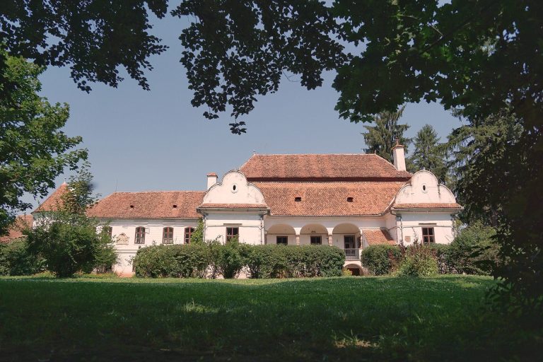 Daniel Castle in Vârghiș: A Transylvanian Noble Manor and Castle