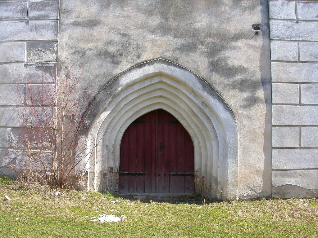 Lutheran Church in Șura Mare, Sibiu: A Fortified Romanesque Church 1 Lutheran church in Șura Mare, Sibiu