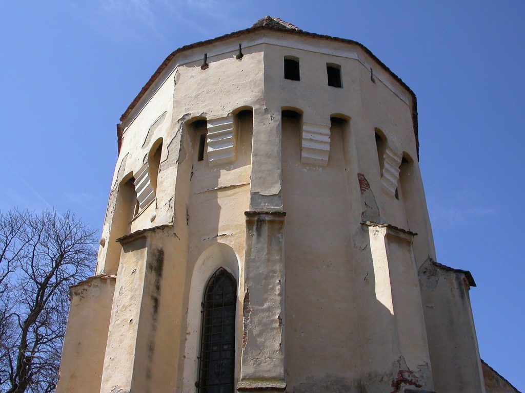 Lutheran Church in Șura Mare, Sibiu: A Fortified Romanesque Church 3 Lutheran church in Șura Mare, Sibiu