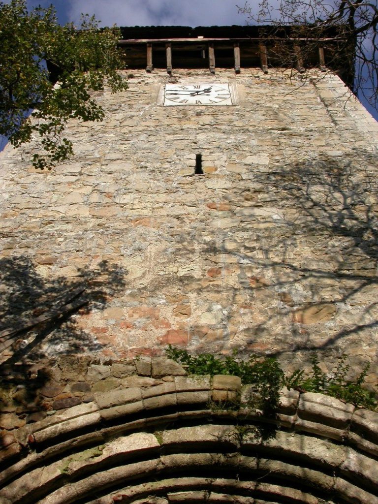 Fortified Lutheran Church of Drăușeni: A Transylvanian Saxon Church and Defensive Enclosure 2 Fortified Lutheran church of Drăușeni