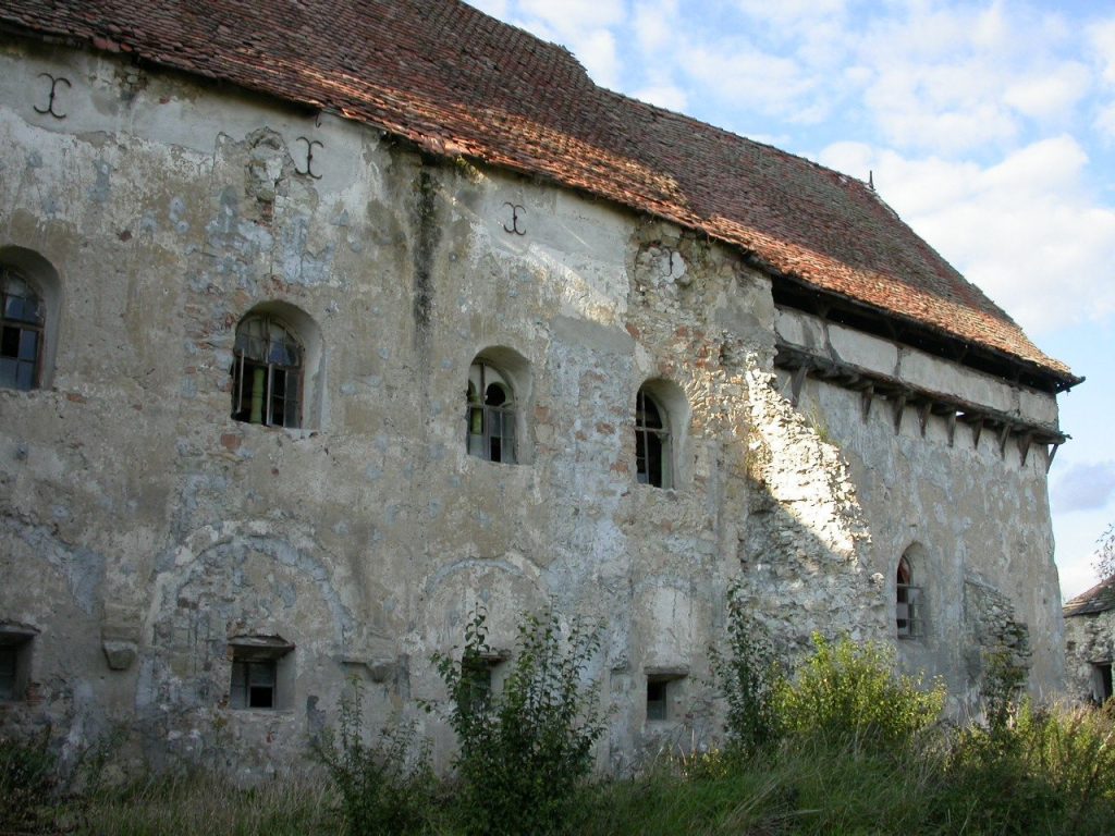 Fortified Lutheran Church of Drăușeni: A Transylvanian Saxon Church and Defensive Enclosure 3 Fortified Lutheran church of Drăușeni