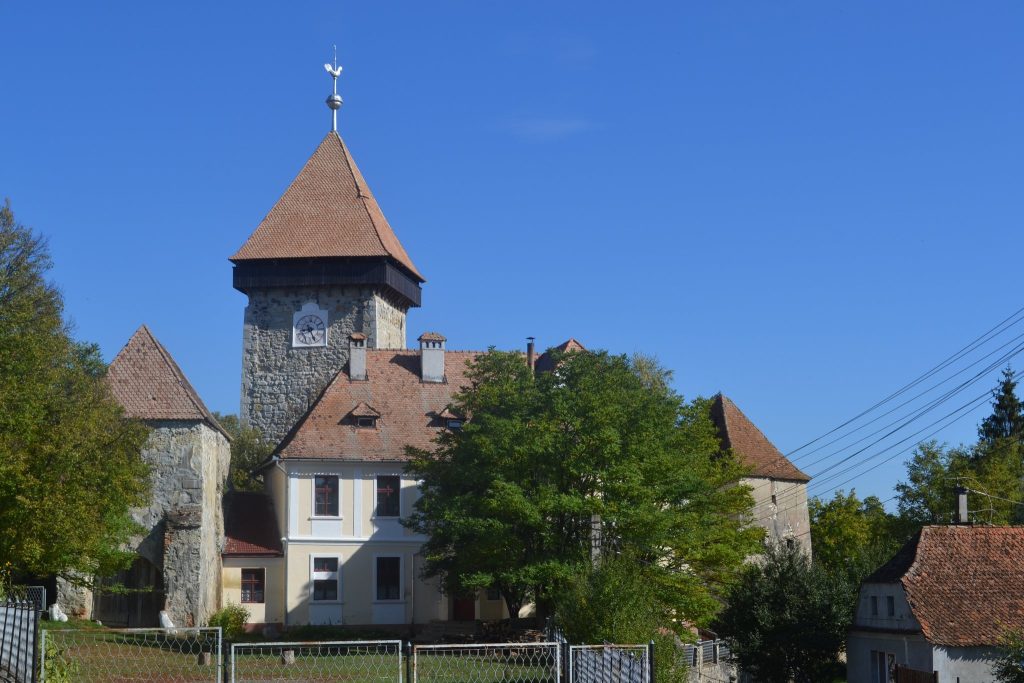 Fortified Lutheran Church of Drăușeni: A Transylvanian Saxon Church and Defensive Enclosure 5 Fortified Lutheran church of Drăușeni