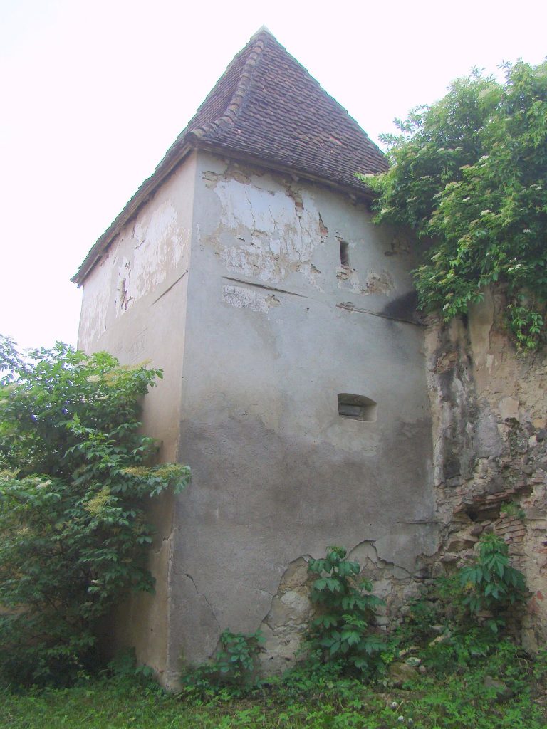 Fortified Church in Dacia, Brașov: A Medieval Evangelical Church and Defensive Enclosure