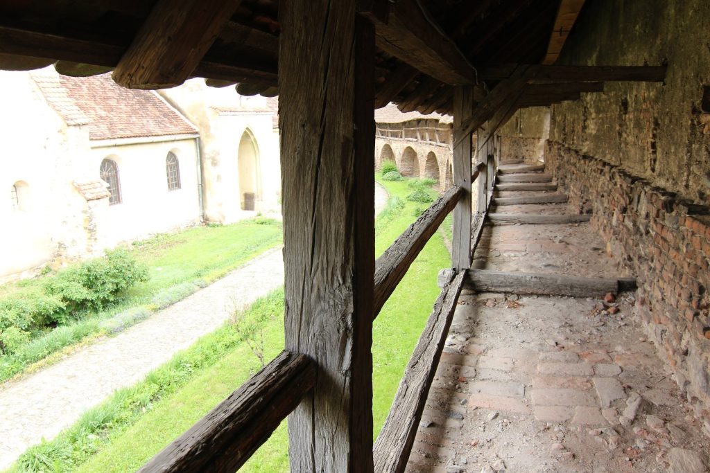 Lutheran Church in Cisnădie, Sibiu: A Fortified Medieval Church in Romania 3 Lutheran church in Cisnădie, Sibiu