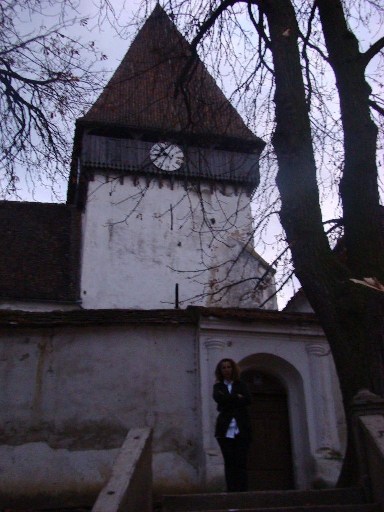 Fortified Church in Merghindeal, Sibiu: A Romanesque Evangelical Church 3 Fortified church in Merghindeal, Sibiu