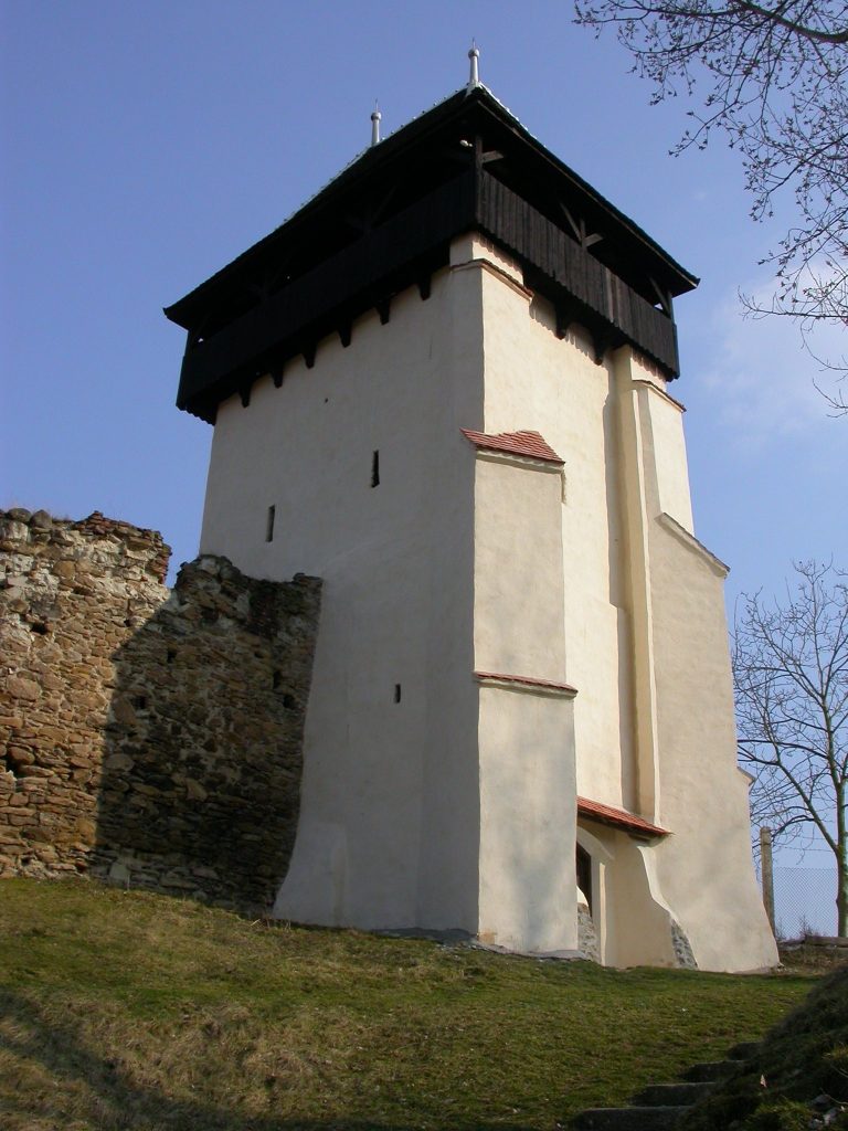 Lutheran Church in Țapu, Sibiu: A Fortified Late Gothic Church 2 Lutheran church in Țapu, Sibiu