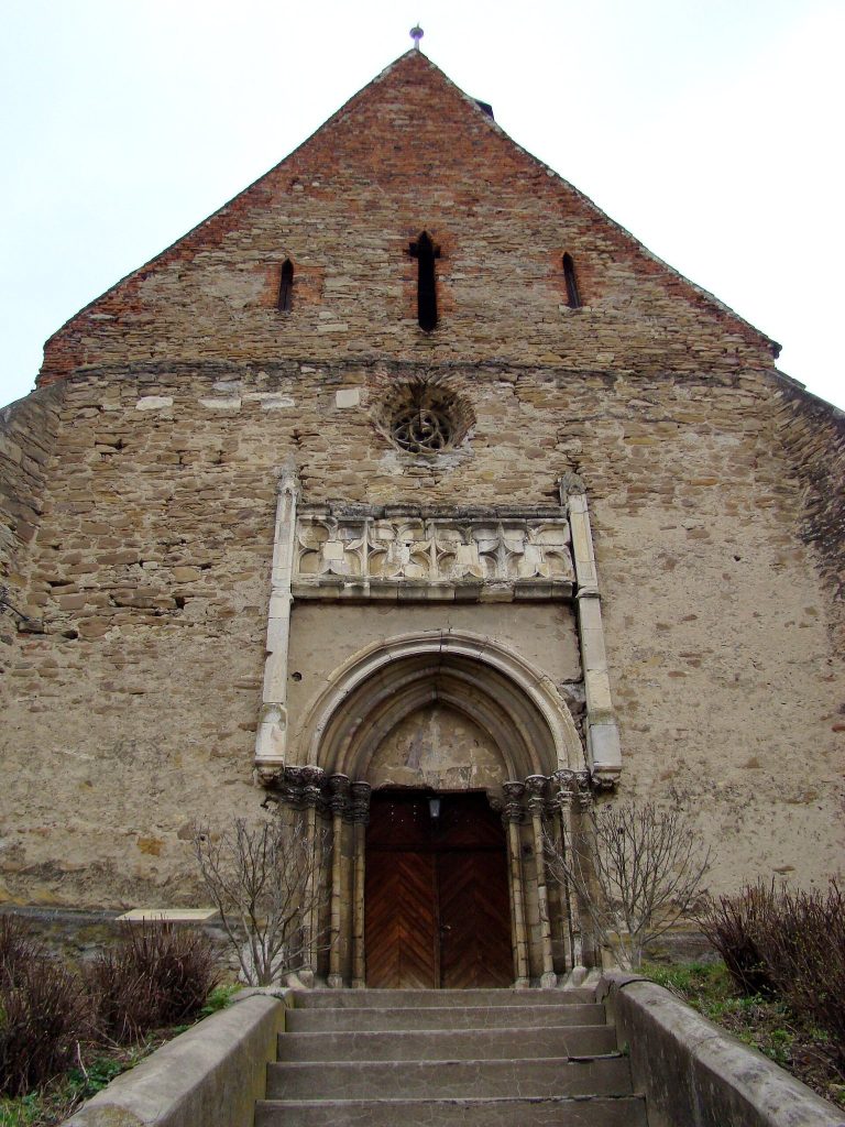 Dârlos Fortified Church: A Late Gothic Church in Romania