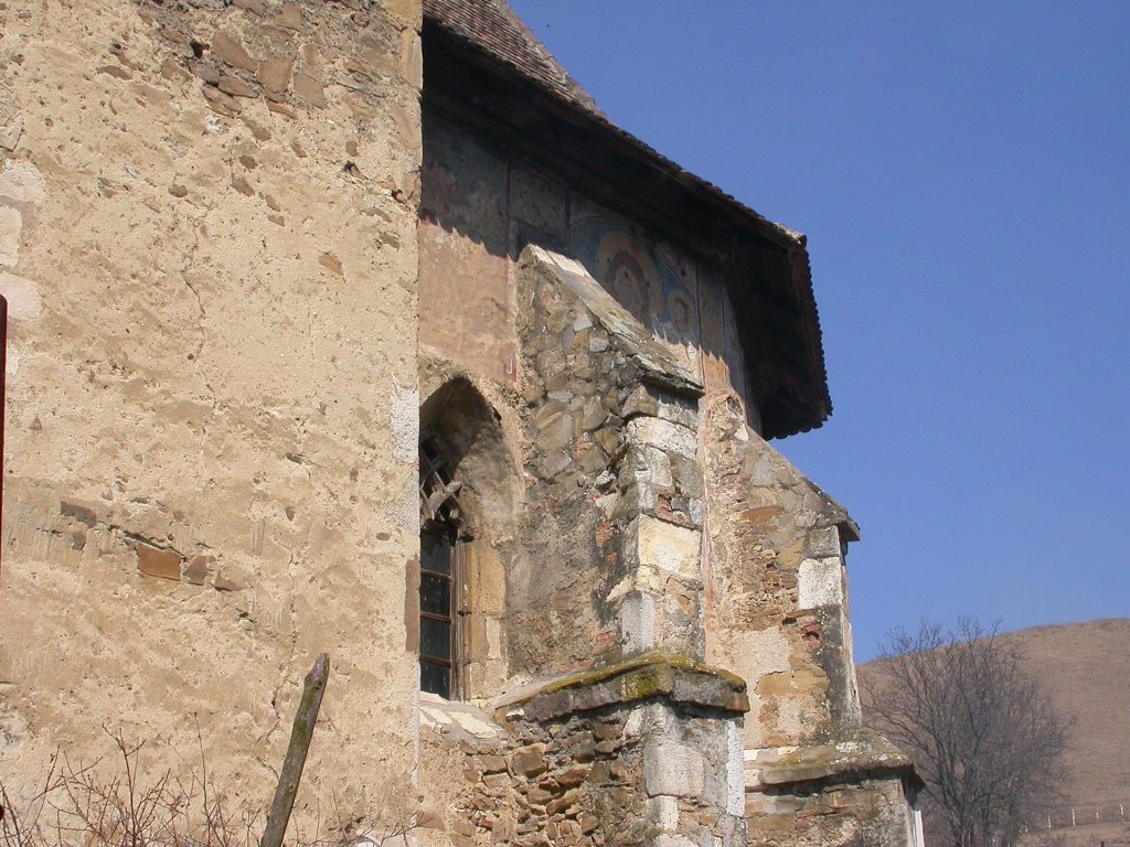 Dârlos Fortified Church: A Late Gothic Church in Romania 5 Biserica fortificată din Dârlos