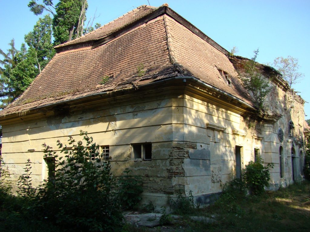 Teleki Castle in Comlod: A Transylvanian Baroque Palace 2 Teleki castle in Comlod, Bistrița-Năsăud