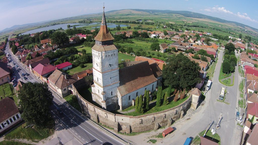 Fortified Church in Rotbav: A Saxon Lutheran Church and Defensive Enclosure 1 Fortified church in Rotbav