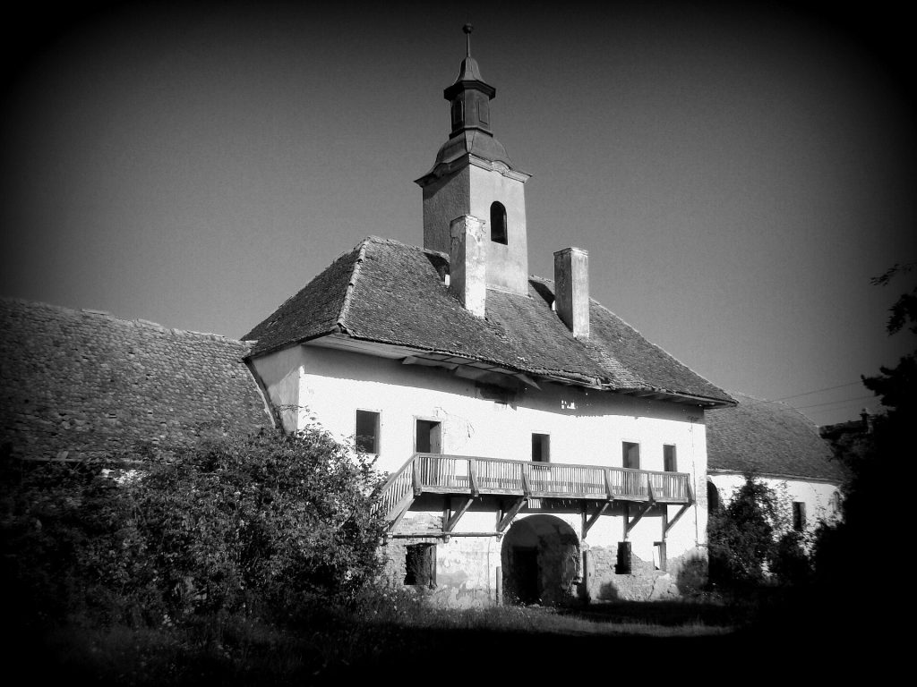 Teleki Castle in Posmuș: A Historic Manor Complex in Romania 1 Castelul Teleki din Posmuș