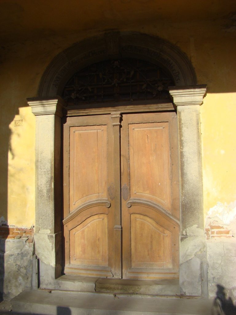 Lutheran Church in Nocrich, Sibiu: A Historic Evangelical Church and Fortified Enclosure 3 Lutheran church in Nocrich, Sibiu