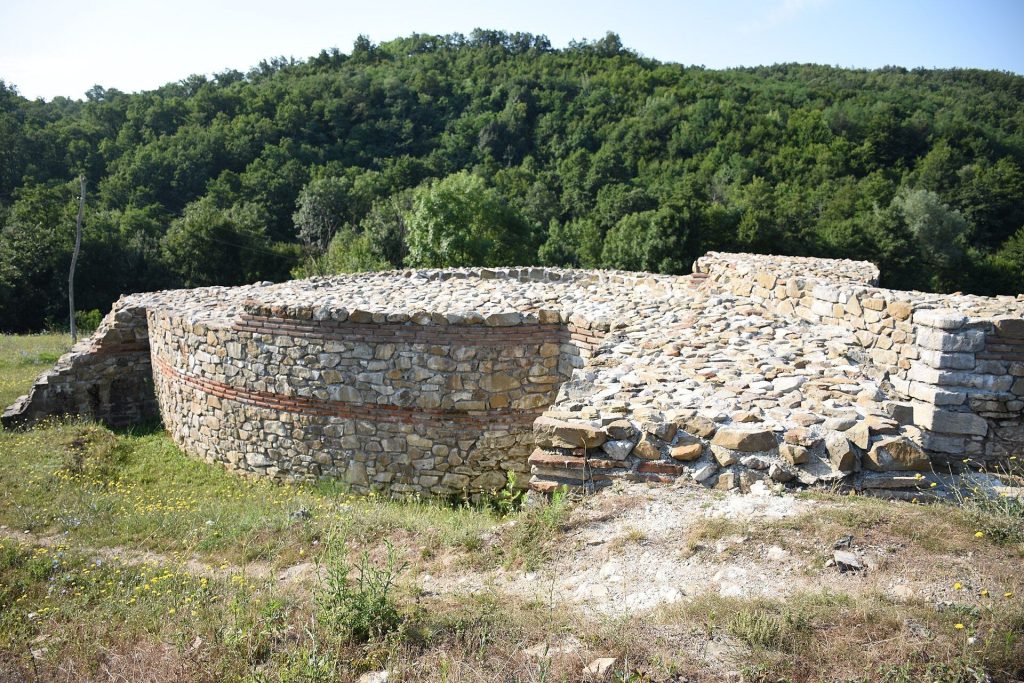 Roman Imperial Palace at Šarkamen: A Late Antique Imperial Memorial Complex 3 Roman Imperial Palace