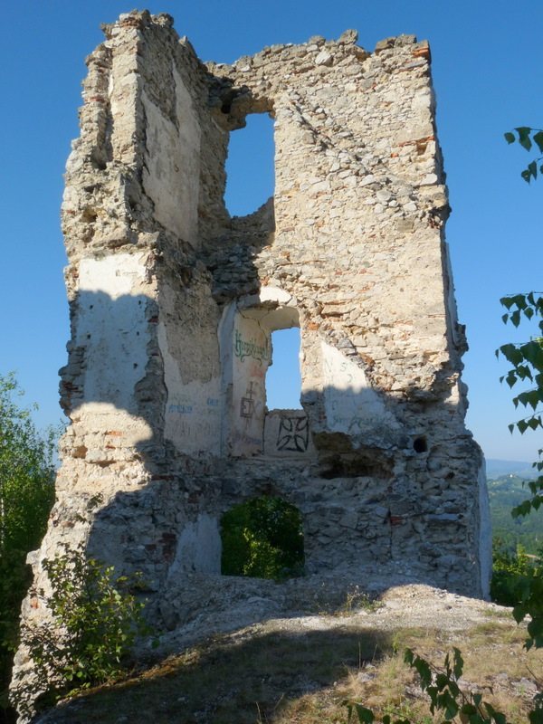 Žusem Castle: A Medieval Gurk Fortress in Slovenia 1 Žusem Castle