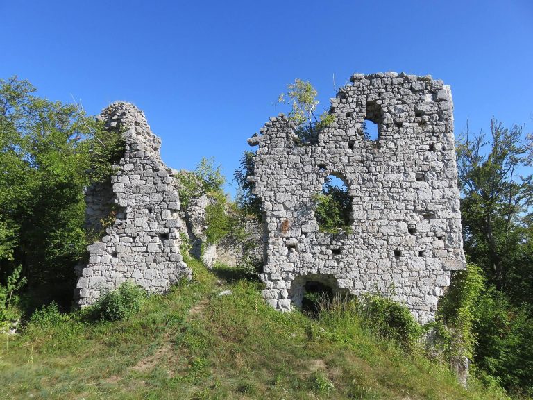 Šumberk Castle: A Medieval Castle in Slovenia