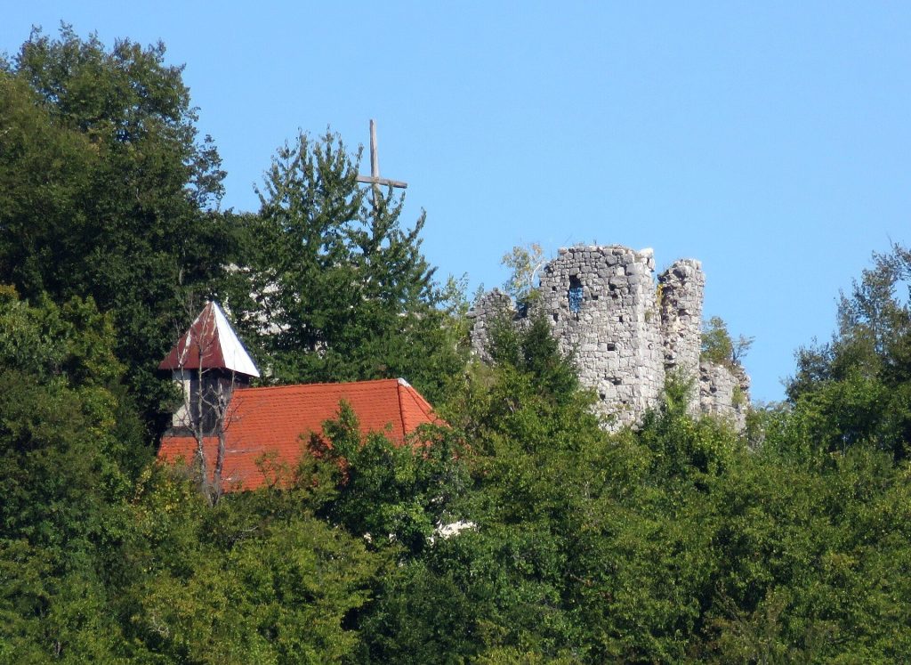 Šumberk Castle: A Medieval Castle in Slovenia 3 Šumberk Castle