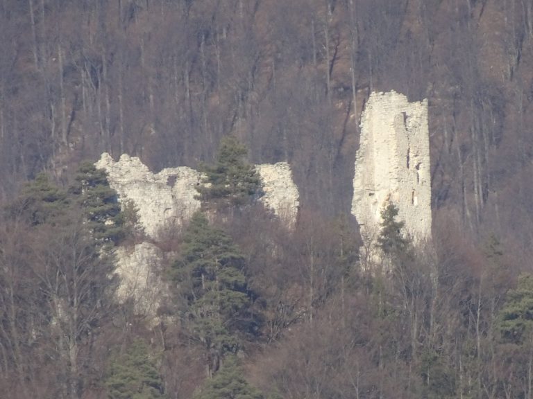 Lindek Castle: A Medieval Fortress in Slovenia