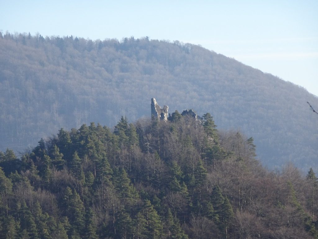 Lindek Castle: A Medieval Fortress in Slovenia 2 Lindek Castle