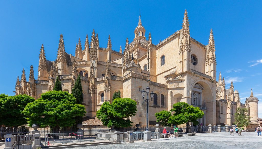 Segovia Cathedral: A Late Gothic Cathedral in Spain 1 Segovia Cathedral
