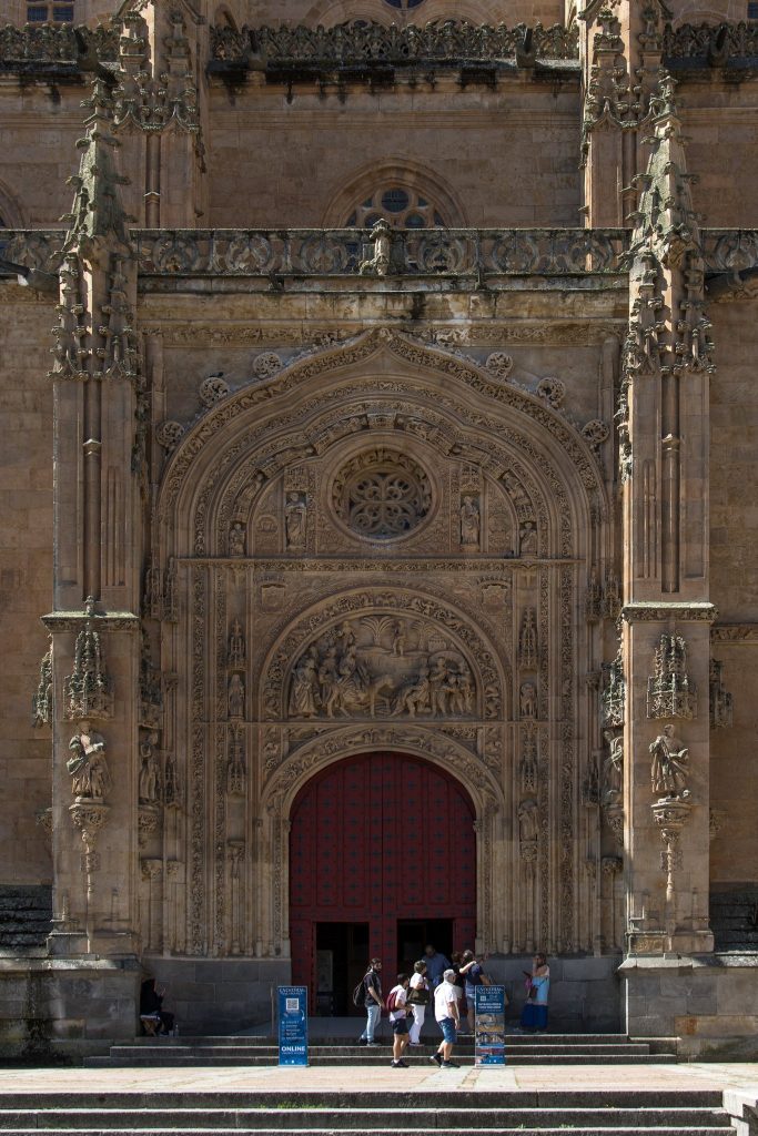 Salamanca New Cathedral: A Late Gothic Cathedral in Spain 2 Salamanca New Cathedral