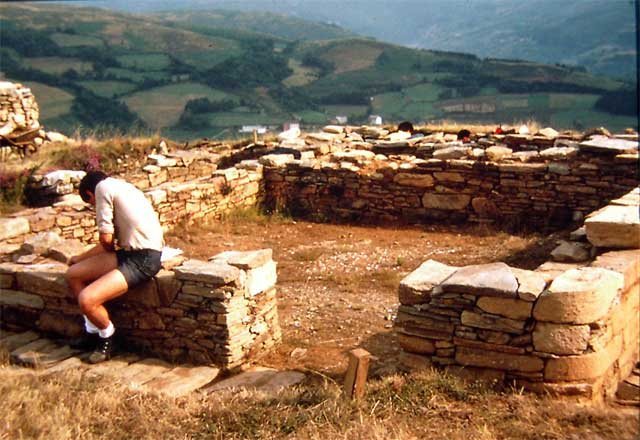 Castro de San Chuis: A Pre-Roman and Roman Fortified Settlement in Spain 2 Castro de San Chuis