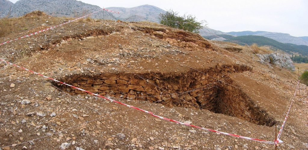 Castro de La Loma: A Fortified Cantabrian Settlement and Roman Siege Site 3 Castro de La Loma