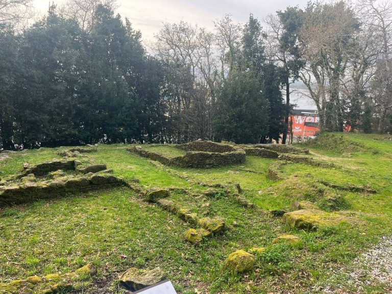 Castro de Alobre: An Iron Age Fortified Settlement in Spain