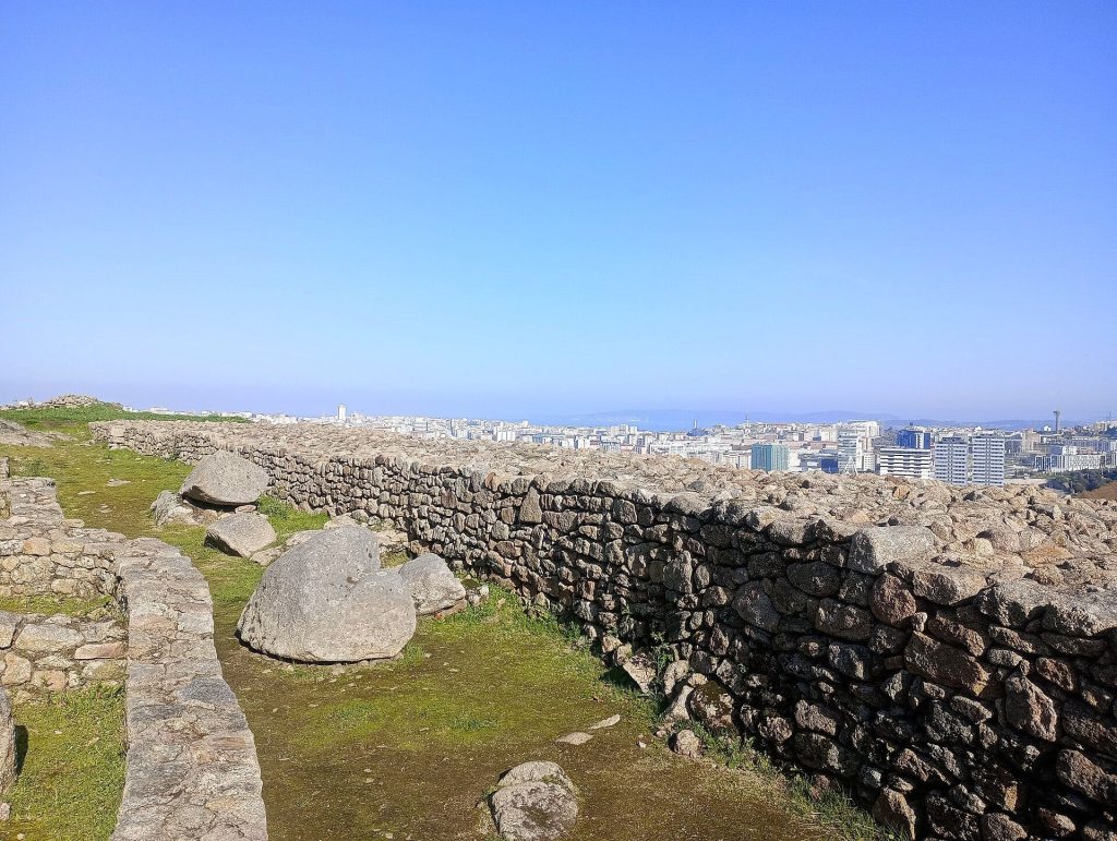 Castro de Elviña: A Fortified Iron Age Settlement in Spain 4 Castro de Elviña
