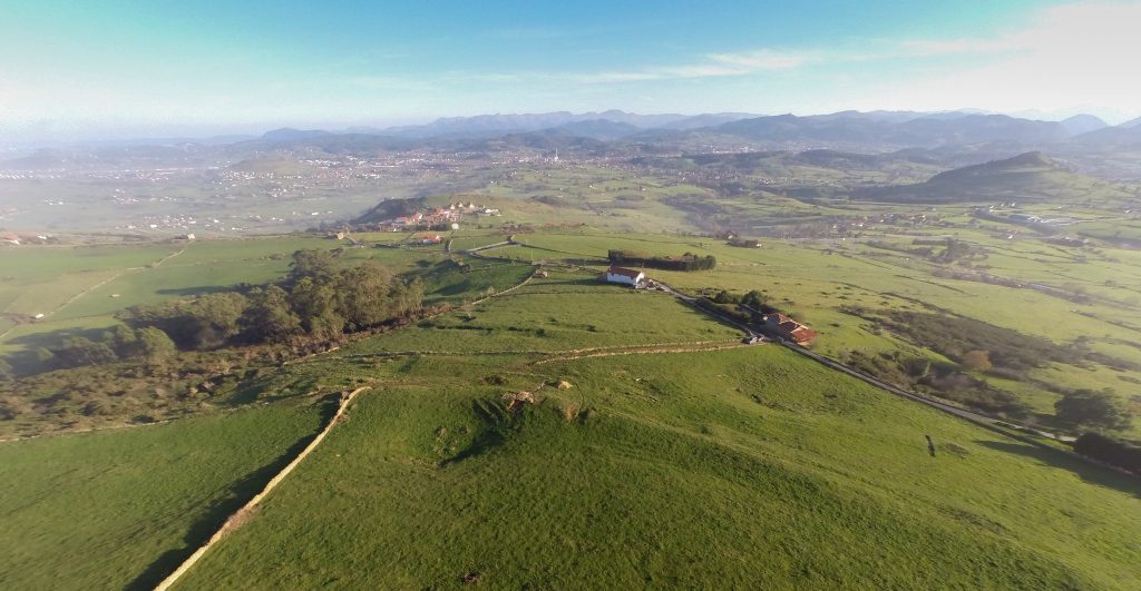 El Cincho Hillfort: A Cantabrian Iron Age Fortified Settlement in Spain 2 Wall von El Cincho