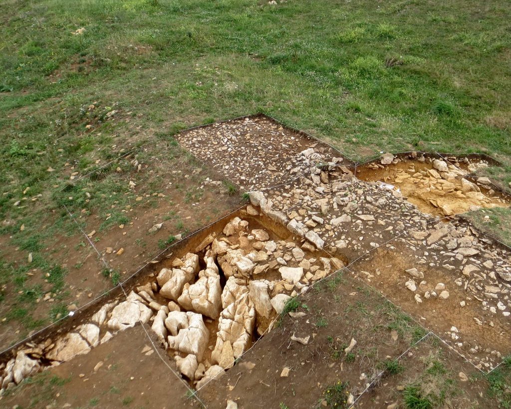 El Cincho Hillfort: A Cantabrian Iron Age Fortified Settlement in Spain 3 Wall von El Cincho