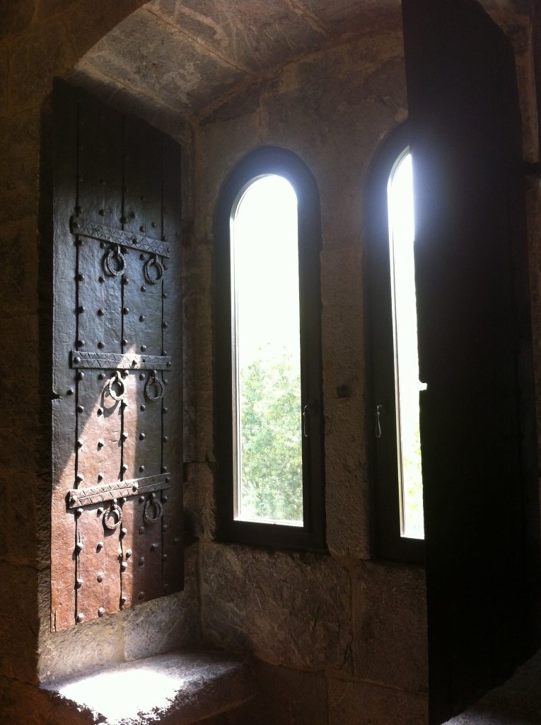Lili Jauregia: A Gothic Palace and Tower House in Zestoa 4 Lili jauregia